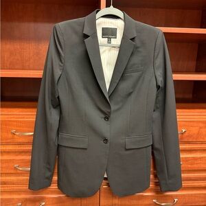 Like New Ladies Size 4 Tall Banana Republic Black Blazer